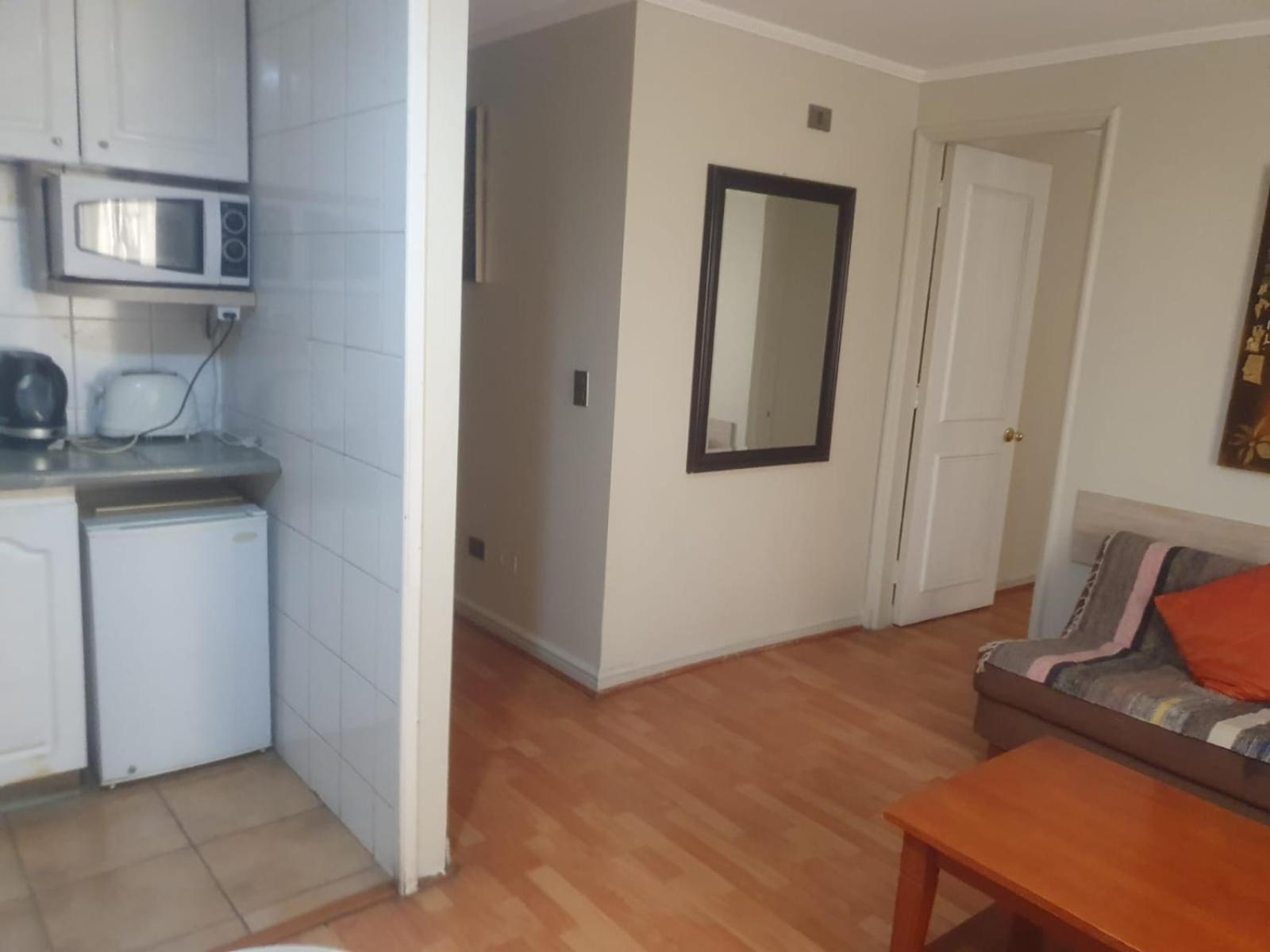 Centrico Departamento A Cuadras De Metro Leones Apartment Santiago